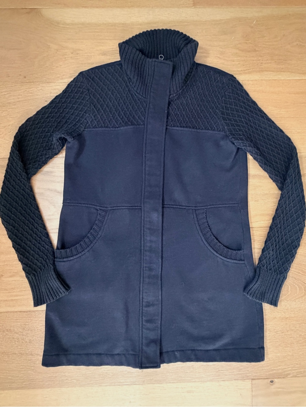 Volcom Womens Cable Knit Fleece Zip Jacket Coat Small Black Skater Outdoor Warm